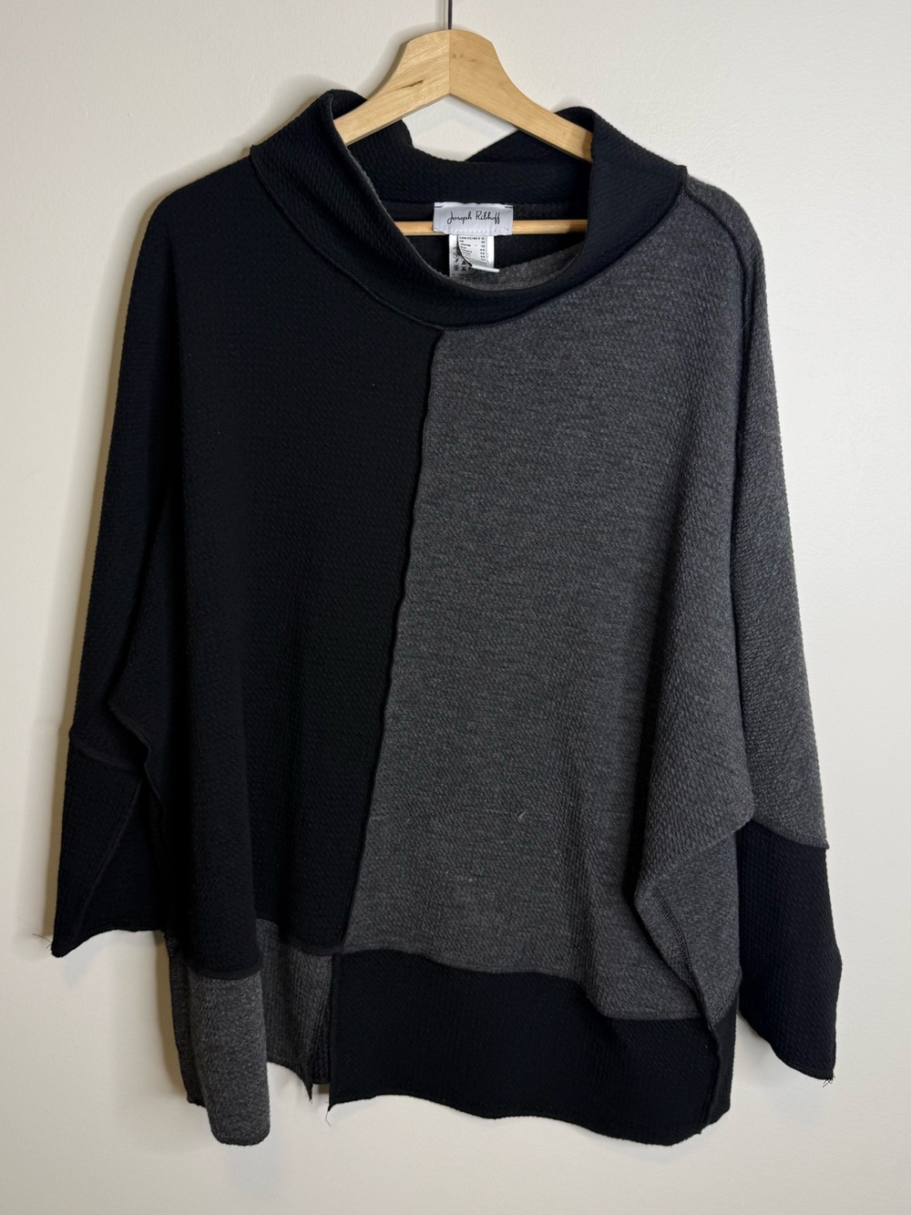 Joseph Ribkoff Colorblock Poncho Sweater Cowl Neck size 16 black gray
